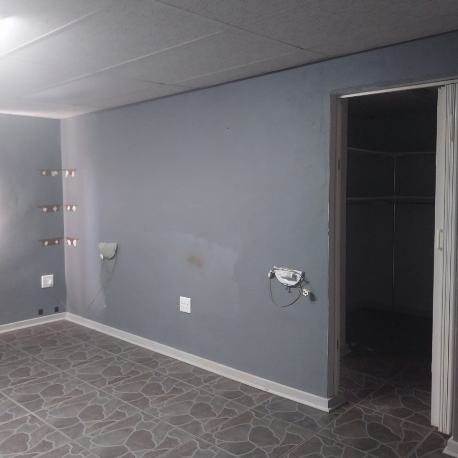 7 Bedroom Property for Sale in Carters Glen Northern Cape